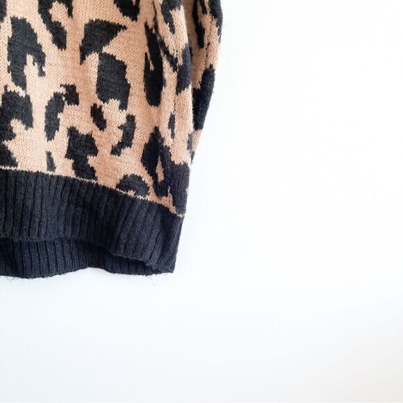 Bluenotes // leopard sweater // GUC // Size Small - Picture 3 of 8
